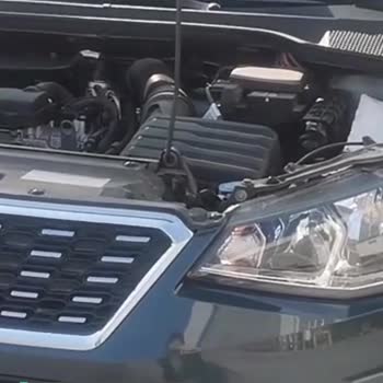 Seat Arona Sağ Ve Sol Çamurluk Arasına Biriken Çöpler