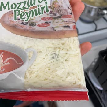 Son Kullanma Tarihi Geçmemiş Mozzarella'nın Küflü Çıkması
