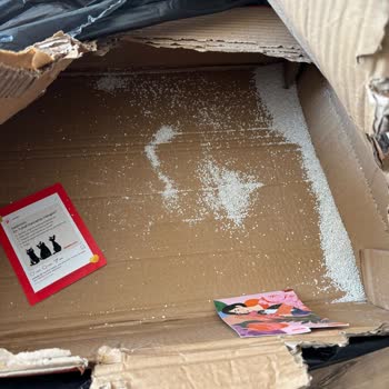 Kargo Teslimatında Sorun: Patlayan Kum Poşeti