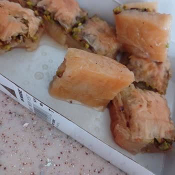 Bayat Ve Kalitesiz Baklava Deneyimi