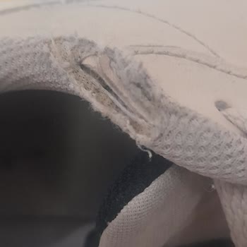 Nike Ayakkabının Beklenmedik Yırtılması Ve Değişim Talebi