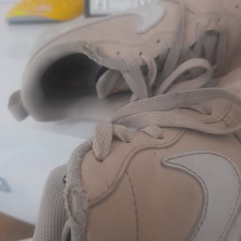 Nike Ayakkabının Beklenmedik Yırtılması Ve Değişim Talebi