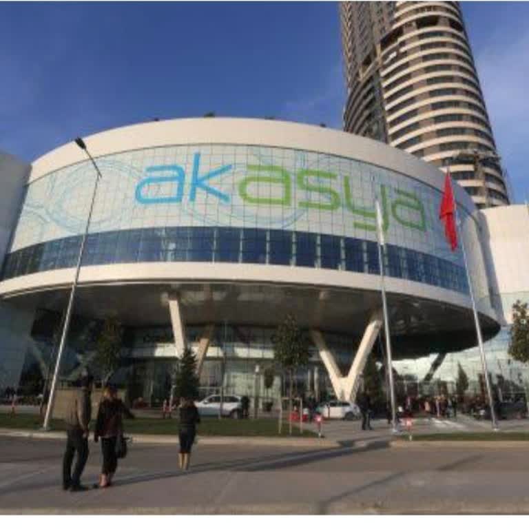 Akasya AVM Güvenlik Görevlilerinin Gençlere Karşı Uygunsuz Tavrı