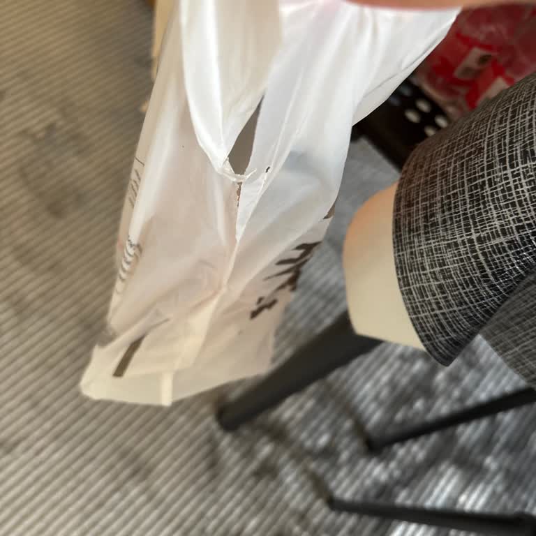 Migros'ta Dayanıksız Poşet Ve İlgisiz Müşteri Hizmeti