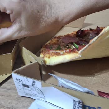 Yanlış Pizza Siparişi: Beklenmedik Sürpriz