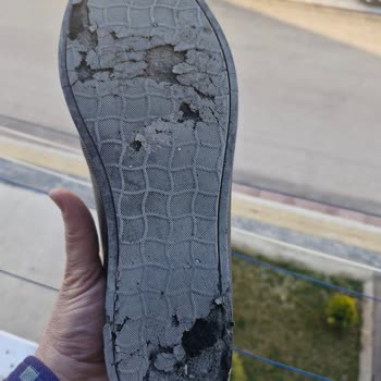 Hotiç Ayakkabının İlk Giyimde Tabanı Söküldü
