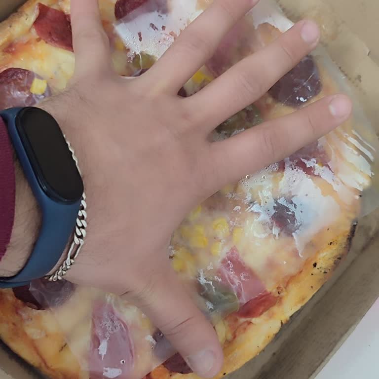 Yanlış Pizza Teslimatı Ve İletişim Sorunu