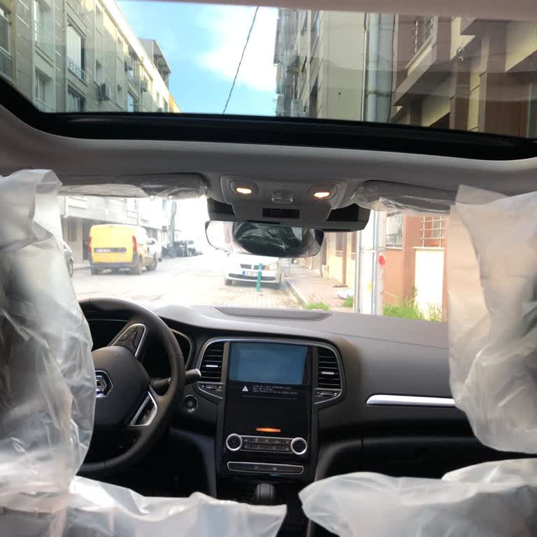 Yeni Renault Megane Aracımın Ekranı Donuyor, Çözüm Yok!