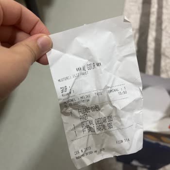 Kolanın İçinden Böcek Çıktı!