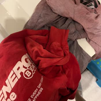 Zara'dan Aldığım Sweatshirt Tüm Çamaşırlarımı Boyadı