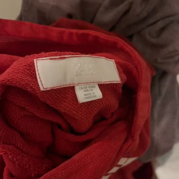 Zara'dan Aldığım Sweatshirt Tüm Çamaşırlarımı Boyadı