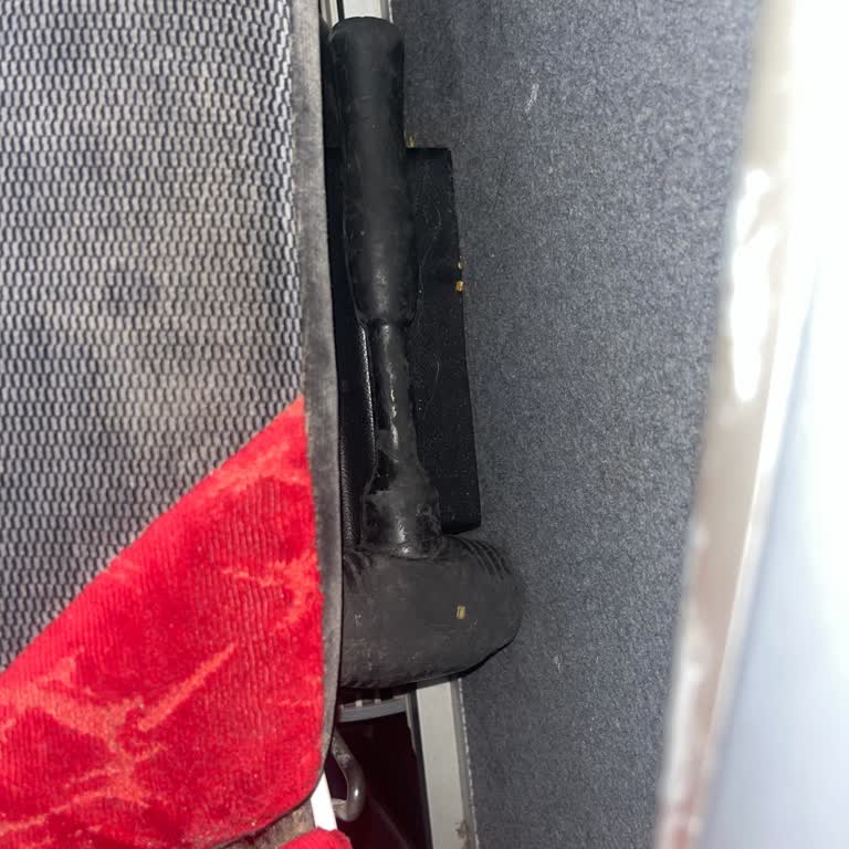 Ali Osman Ulusoy Güvenlik İhmaline Tepki: Kırık Emniyet Kemeri Ve Eski Otobüsler!