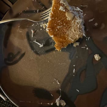 İtimat Süt Hijyen Sorunu: Pastadan Çıkan Kıl!