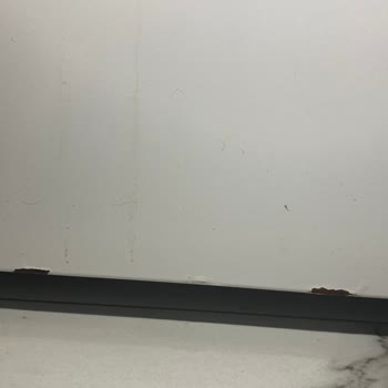 Yeni Buzdolabında Pas Lekeleri Ve İletişim Sorunu