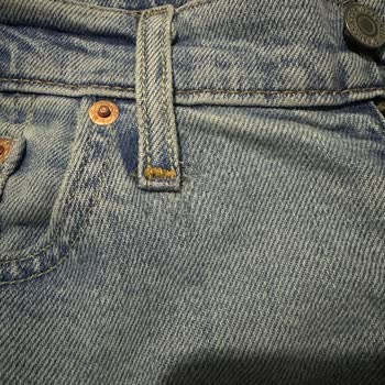 Levis Pantolonun Kısa Sürede Yıpranması