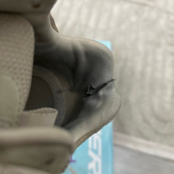 Skechers Ayakkabıda Dikiş Açılması: Kalite Güvenilirlik Sorgulanıyor