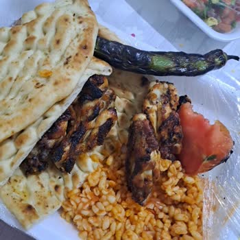 Yanık Kanatlar Ve Bayat Salata: Sağlığımız Tehlikede!