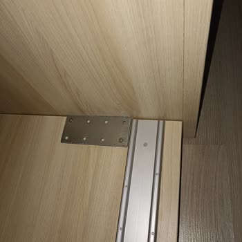 Hasarlı Mobilya Ve Geciken Değişim Talebi