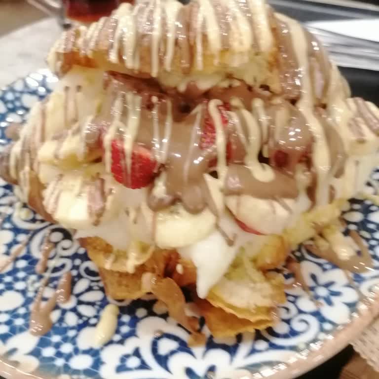 Sert Kruvasan Ve Yüksek Fiyat Hayal Kırıklığı