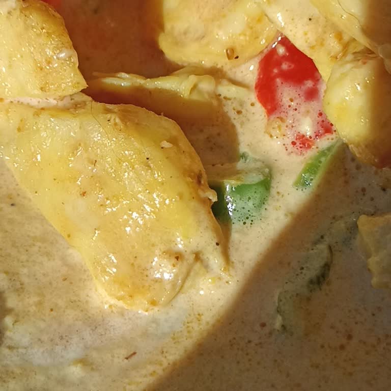 Yemekte Kedi Tüyü Şoku Ve İlgisiz Hizmet