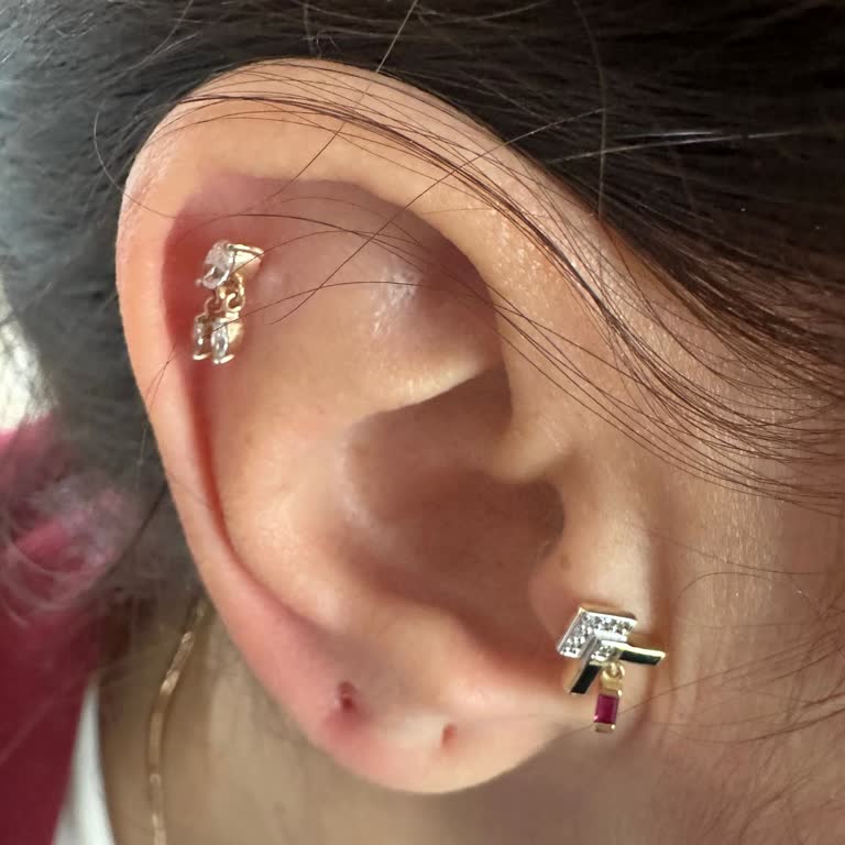 Sınavda Piercing Engeli: ÖSYM Görevlisinin Tutumu