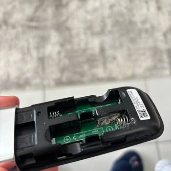 Duracell Pillerinin Patlaması Ve Sıvı Sızıntısı Şoku