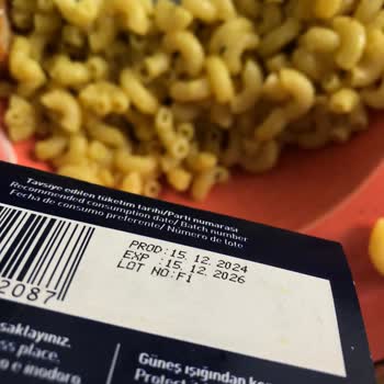 Mutlu Makarna'da Böcek Skandalı!