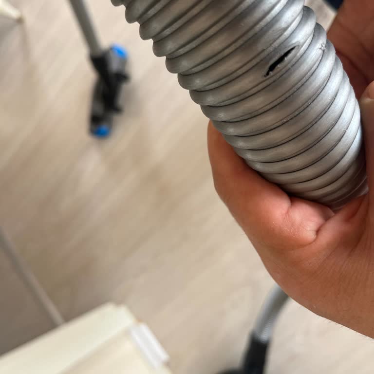 Philips Süpürge Hortumunda Beklenmedik Yırtık Sorunu