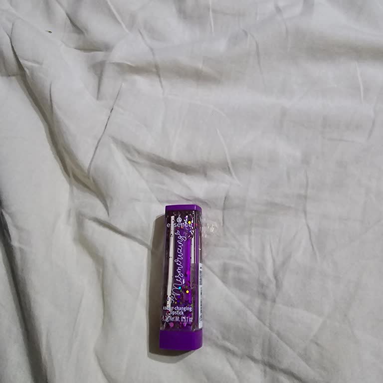 Essence помада оставляет горький вкус