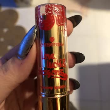 Essence губная помада сломана, испортила настроение