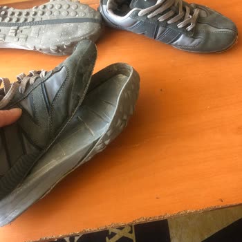 İlk Yıkamada Parçalanan Ayakkabılar