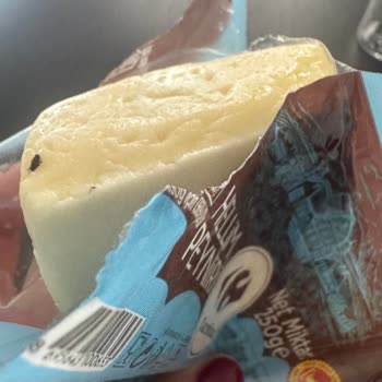 Carrefour Hellim Peynirinde Böcek Şoku!