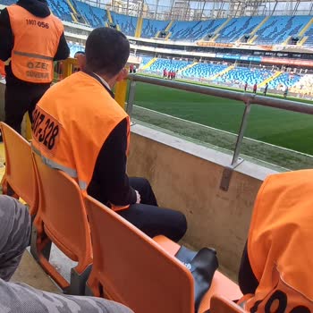 Stadyumda Koltuk Karmaşası Ve Güvenlik Zafiyeti