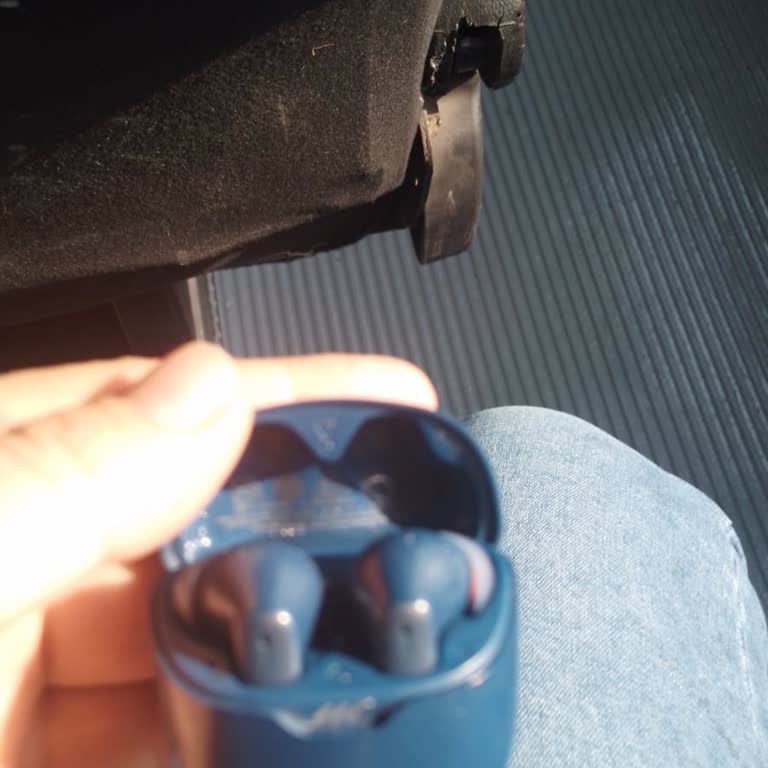 JBL Tune Flex Kulaklıkta Şarj Ve Ses Sorunu