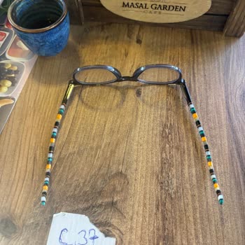 Gözlük Alışverişinde Saygısız Müdür Şoku