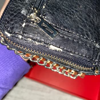 Guess Cüzdanın Derisi Neden Döküldü?