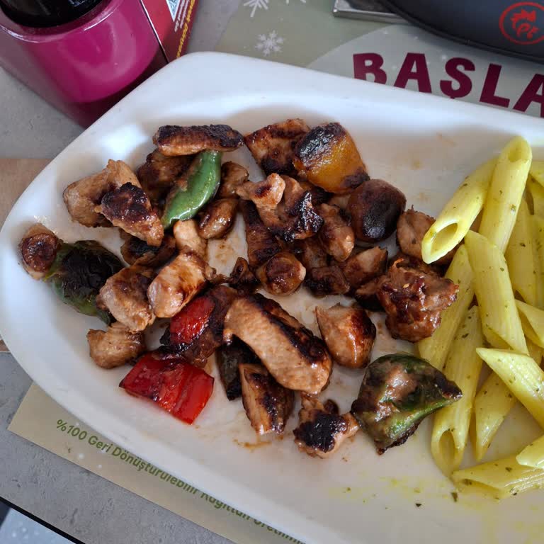 Yanmış Yemek Ve Saygısız Hizmet