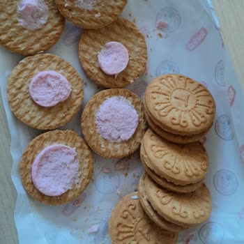 Torku Çilek Kremalı Bisküvilerde Krema Eksikliği