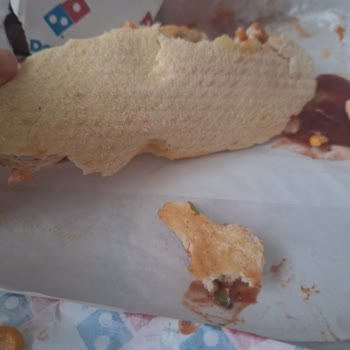 Pişmemiş Ve Özensiz Pizza Şikayeti