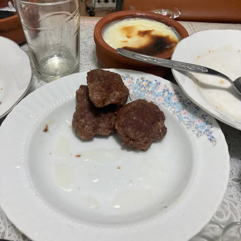 Bolu Özdilek'ten Aldığımız Köfte Koktu!