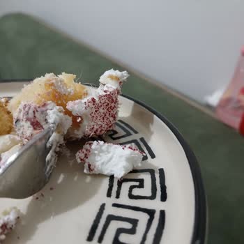 Tatlıbak'tan Aldığım Pastada İstenmeyen Sürpriz