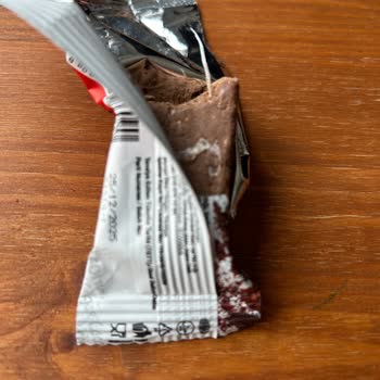 Fellas Foods Protein Bar İçinden Plastik Çıktı