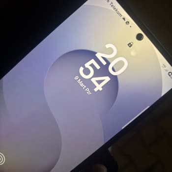 Mağaza Çalışanlarının İlgisizliği Ve Erken Kapanış