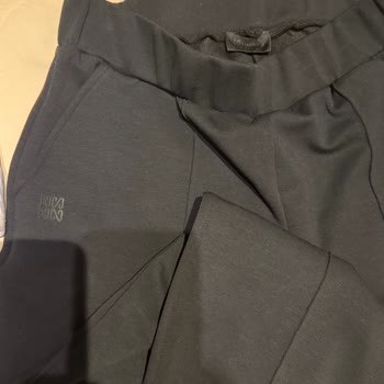 Siyah Pantolonun Boya Problemi Ve Sağlık Endişesi