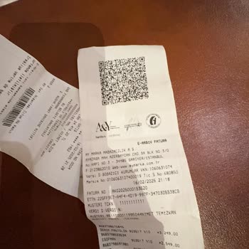 Siyah Pantolonun Boya Problemi Ve Sağlık Endişesi