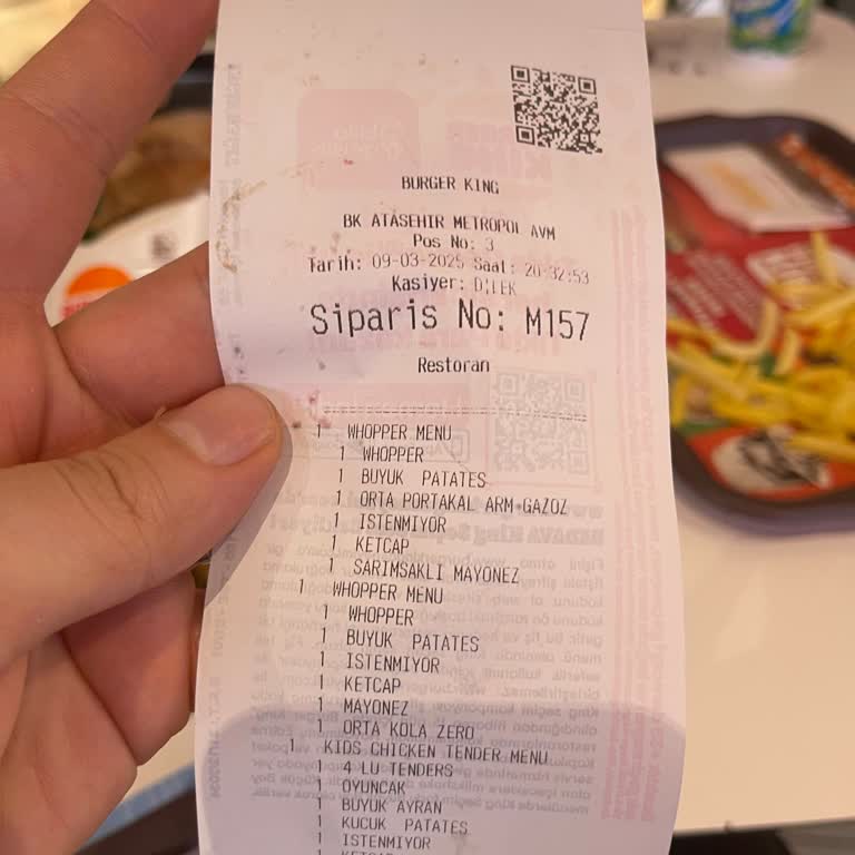 Metropol AVM Burger King'de Soğuk Yemek Ve Düzensiz Hizmet