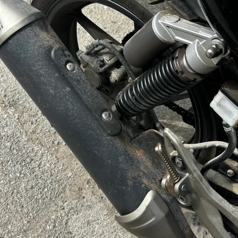 Yağmurda Paslanan Egzoz Ve Sürekli Arızalanan Motor