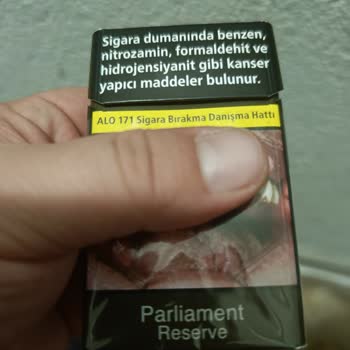 Parliament Reserve Sigara İçinde Odun Parçaları Sorunu