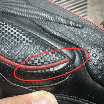 Puma Ayakkabıda Beklenmedik Fabrikasyon Hatası