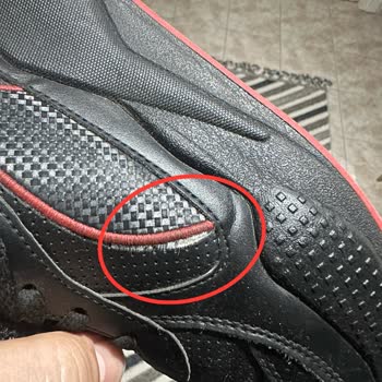 Puma Ayakkabıda Beklenmedik Fabrikasyon Hatası